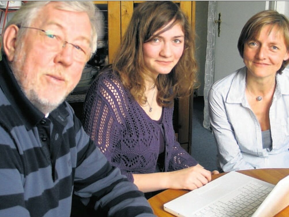 2009-04-11_OZ_Nele_Schlötzer_page-0001