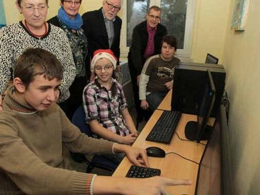 Neuer-Computer-fuer-Kinder-mit-Behinderung_big_teaser_article